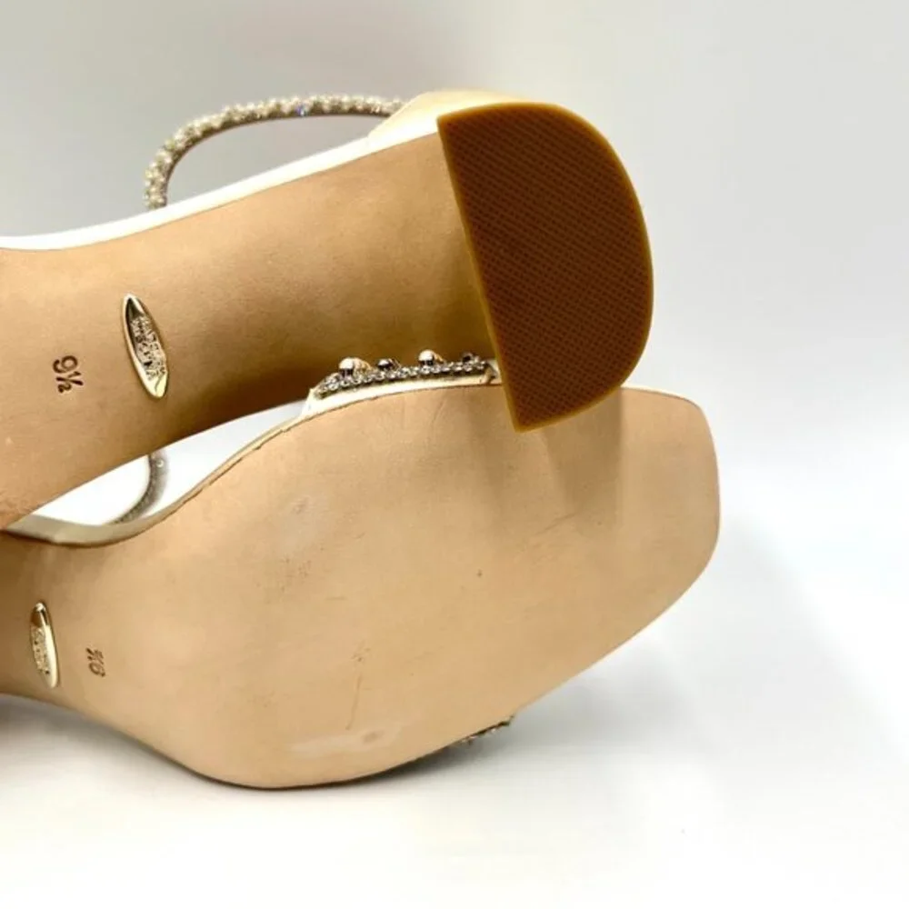 Badgley Mischka Size 9.5 Kameryn Ivory‎ Satin Jeweled Dress Sandals Heels Shoes